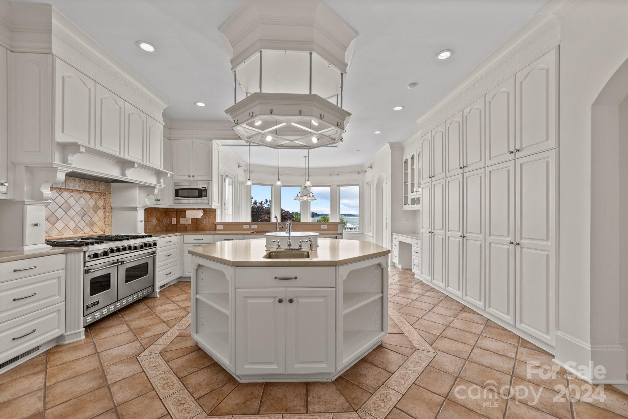 The Peninsula - Residential