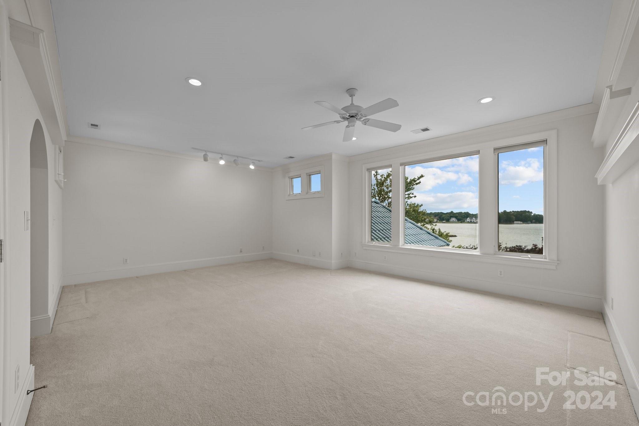 The Peninsula - Residential