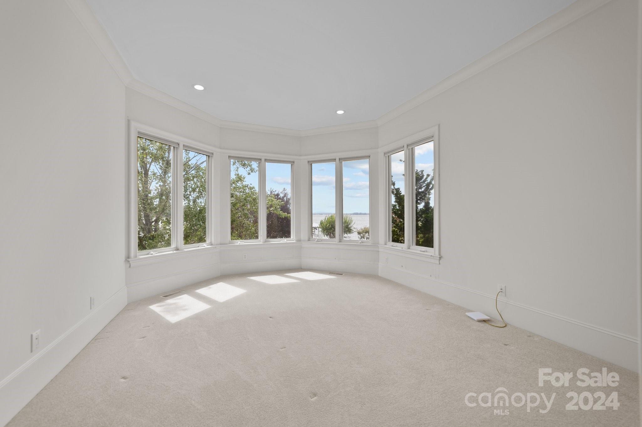 The Peninsula - Residential