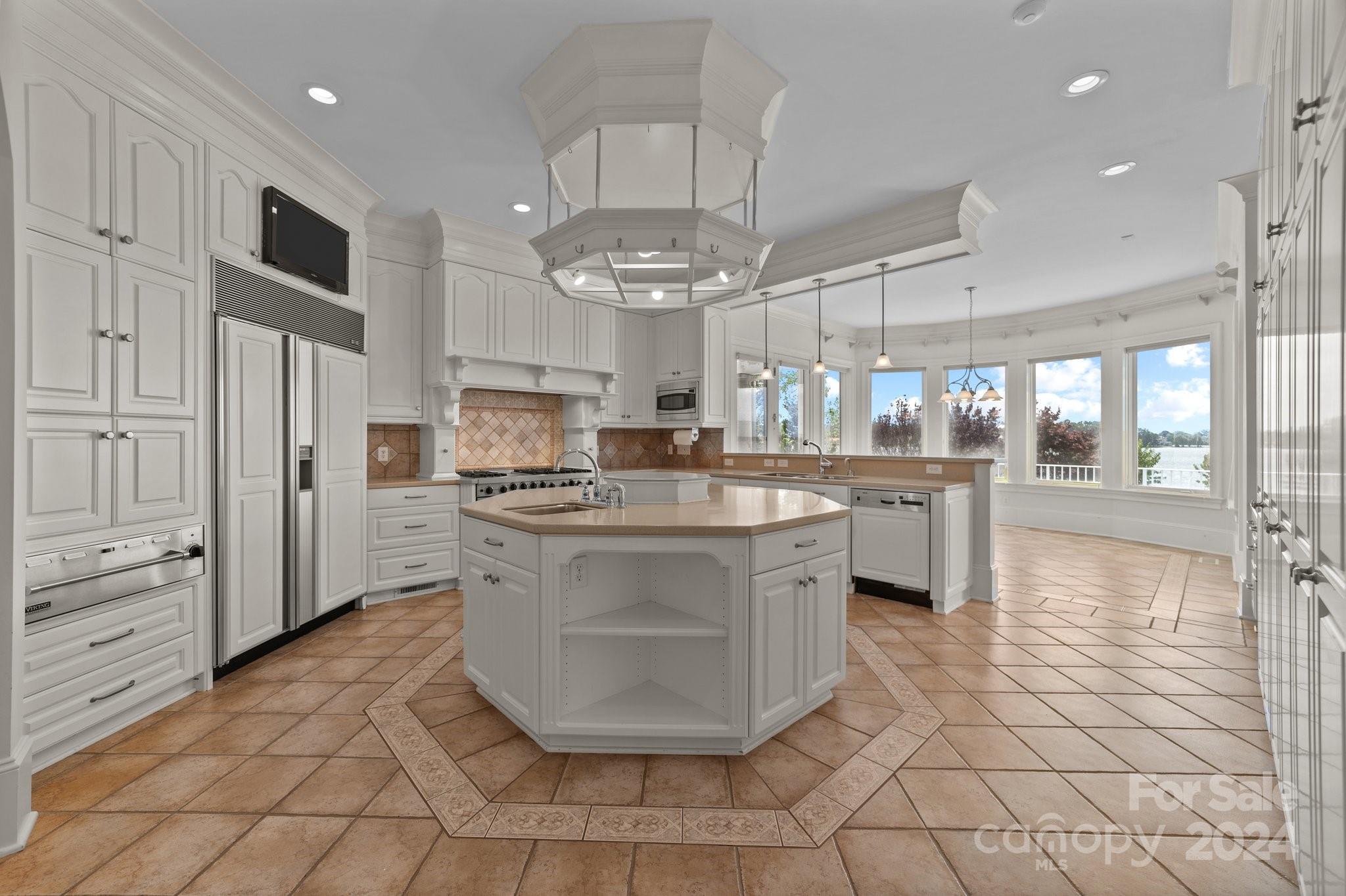 The Peninsula - Residential