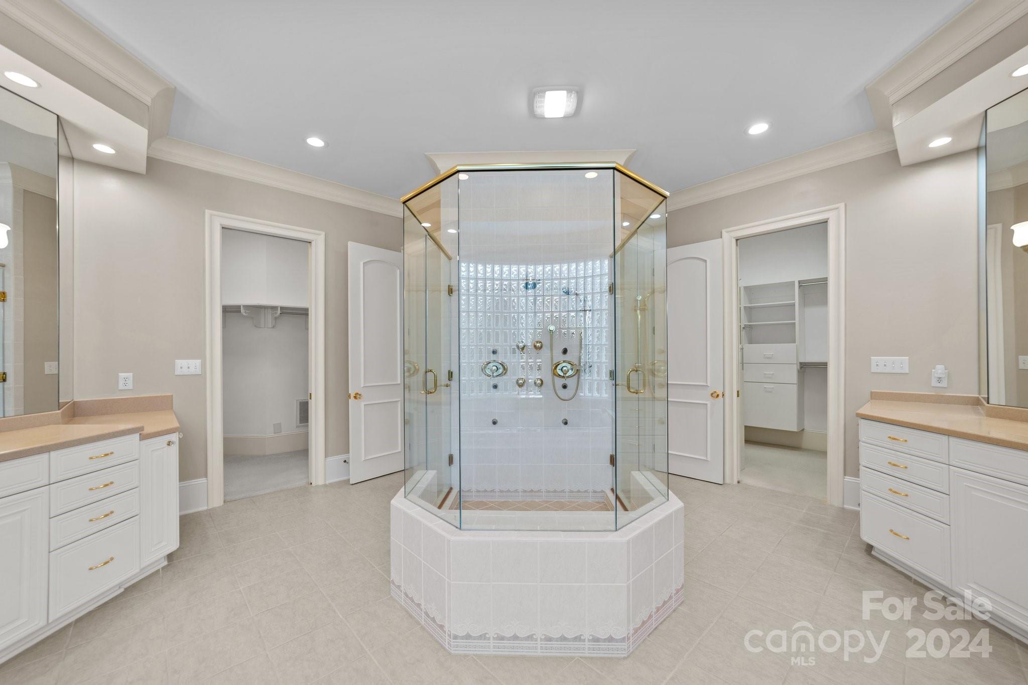 The Peninsula - Residential