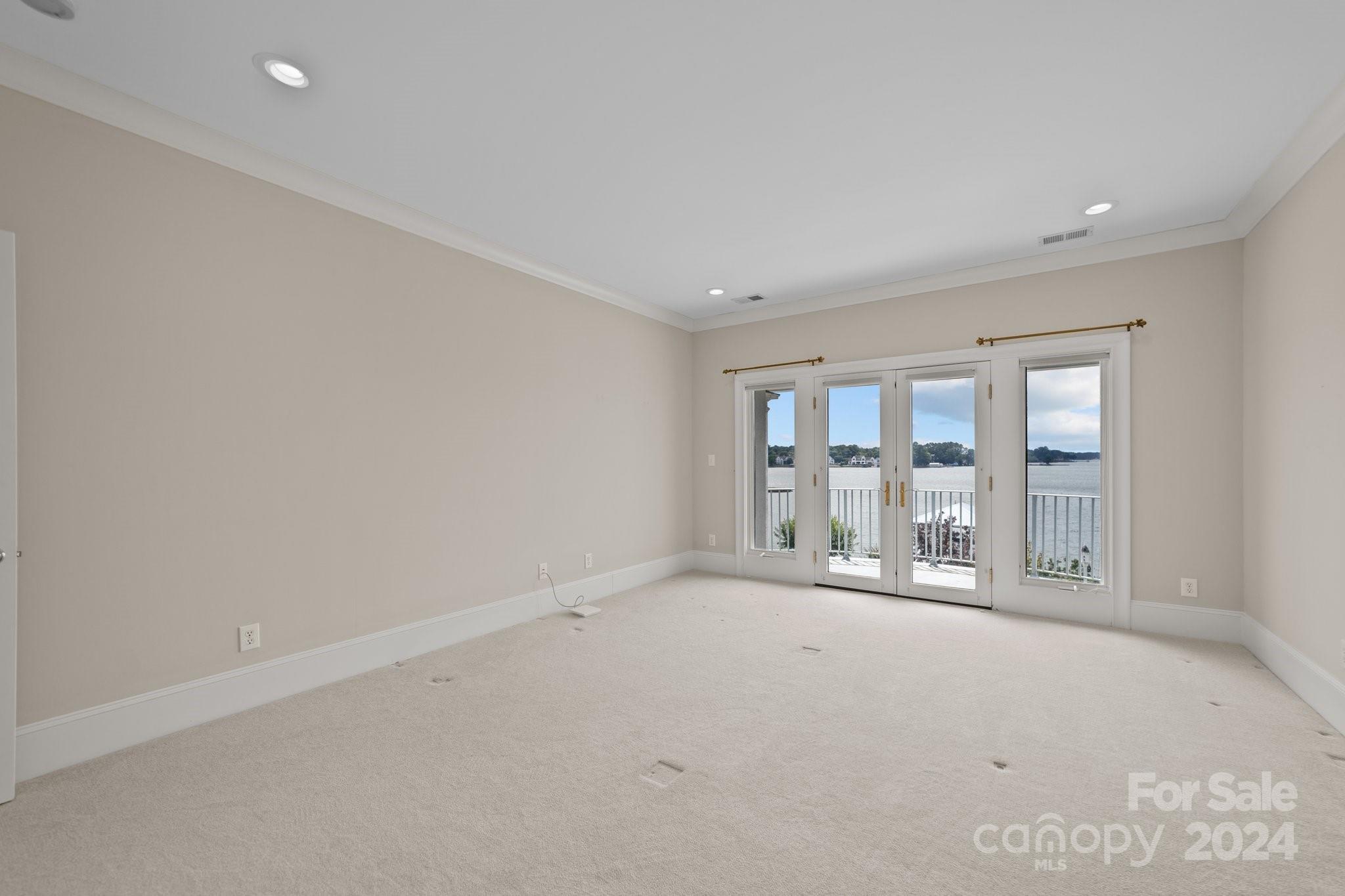 The Peninsula - Residential