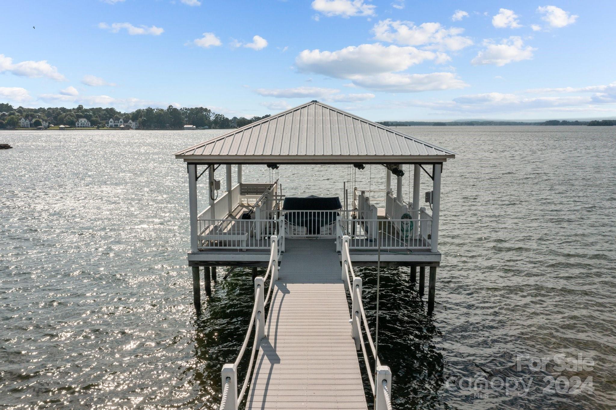 The Peninsula - Residential