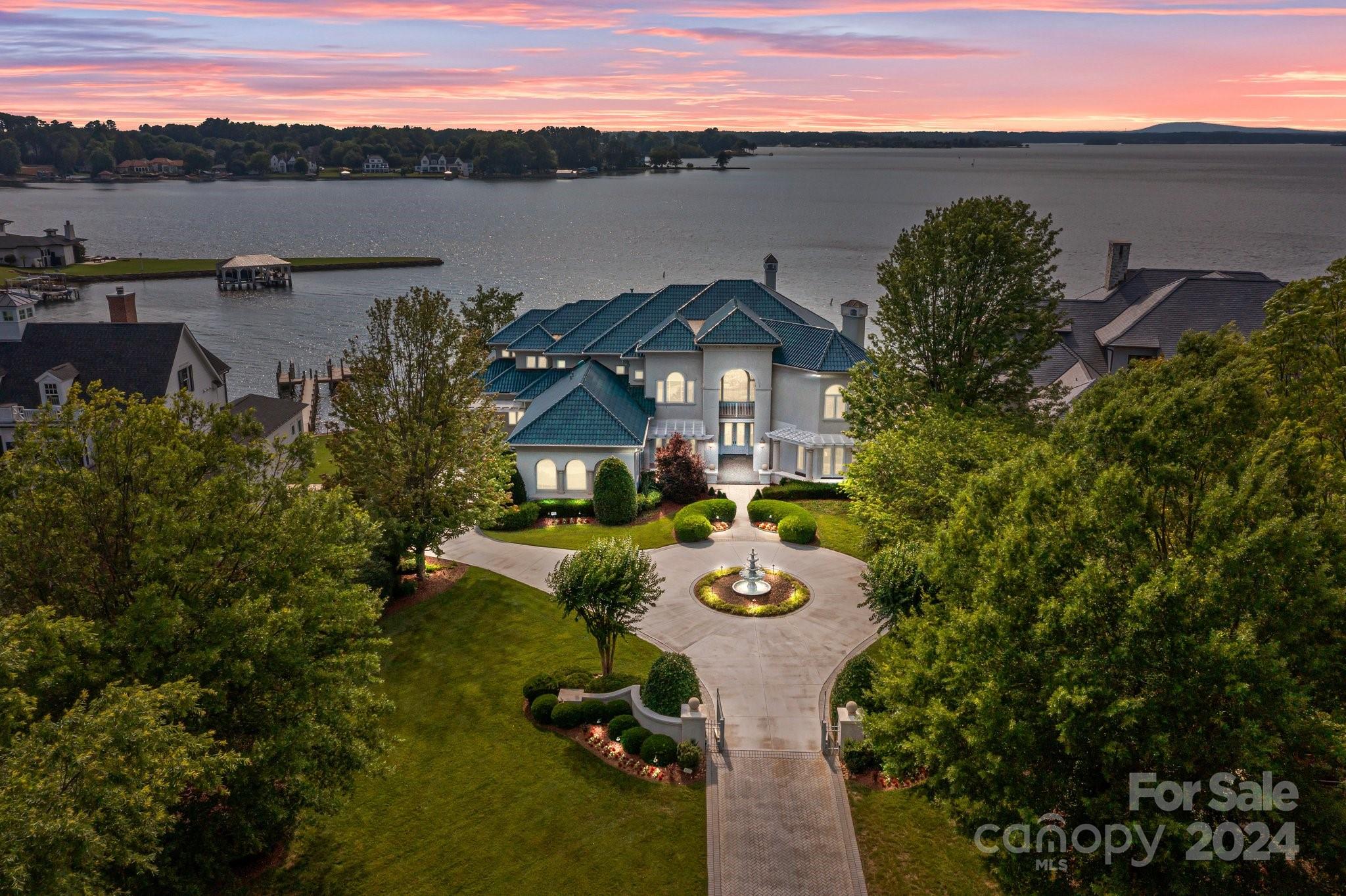 The Peninsula - Residential