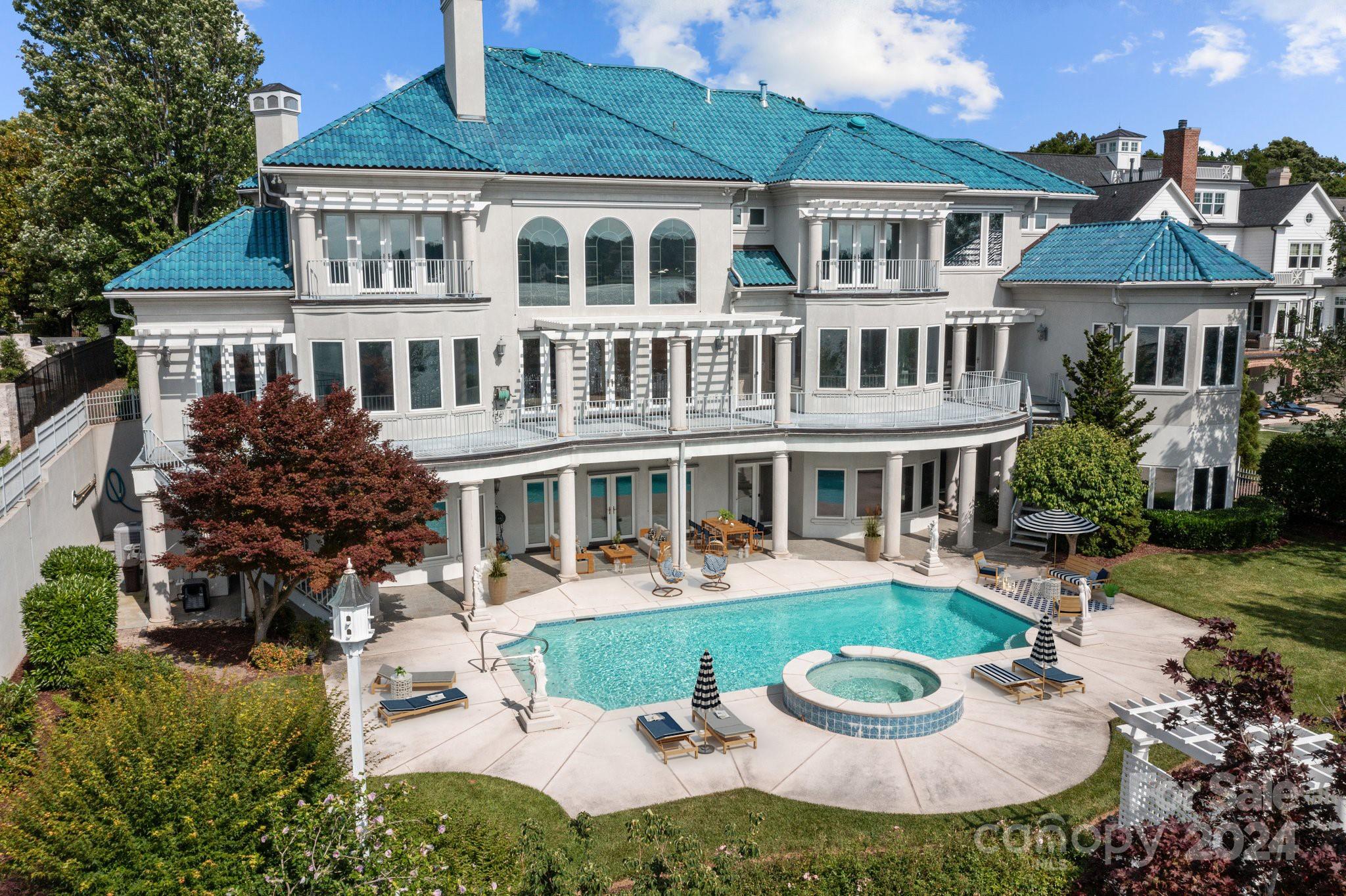 The Peninsula - Residential