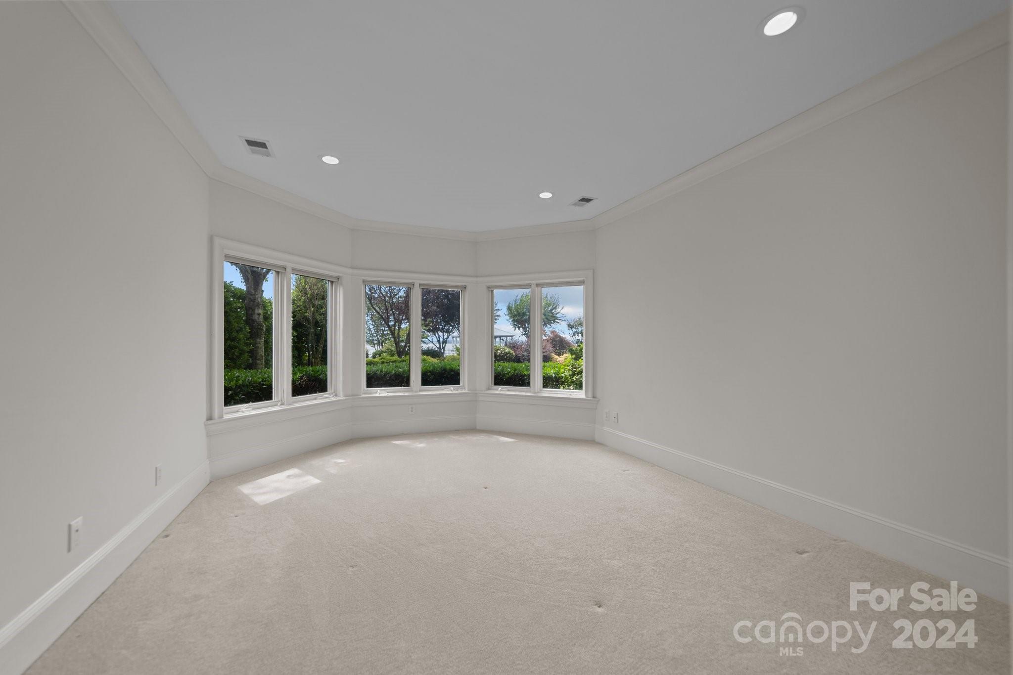 The Peninsula - Residential