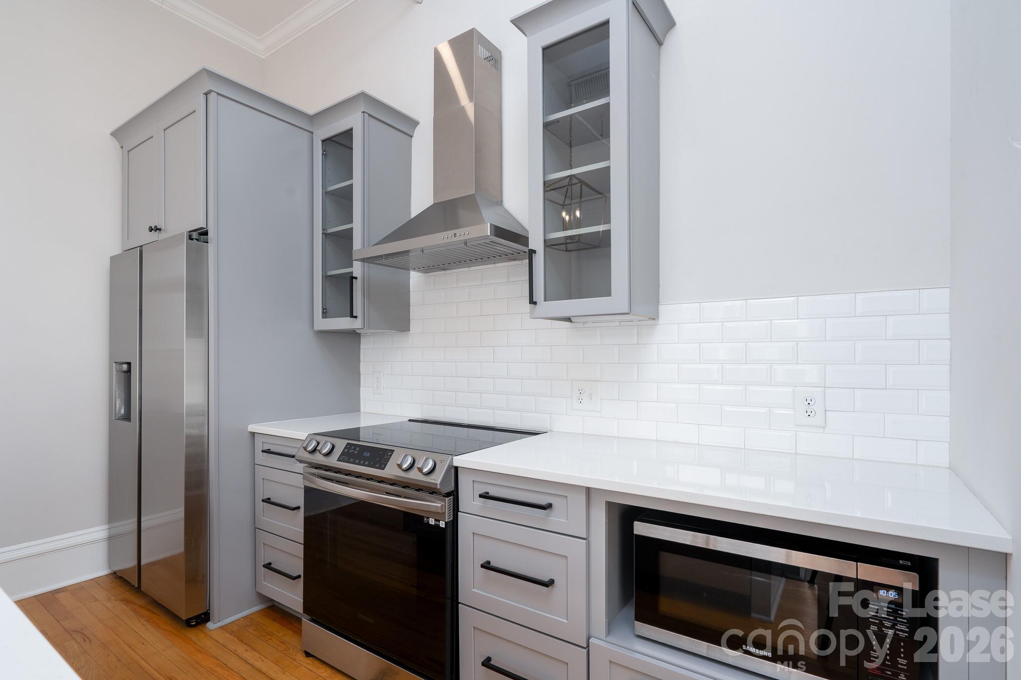 52 Union Street S 201