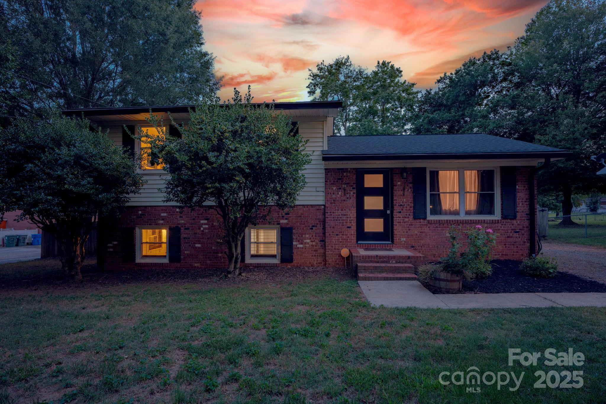 827 Brookwood Drive