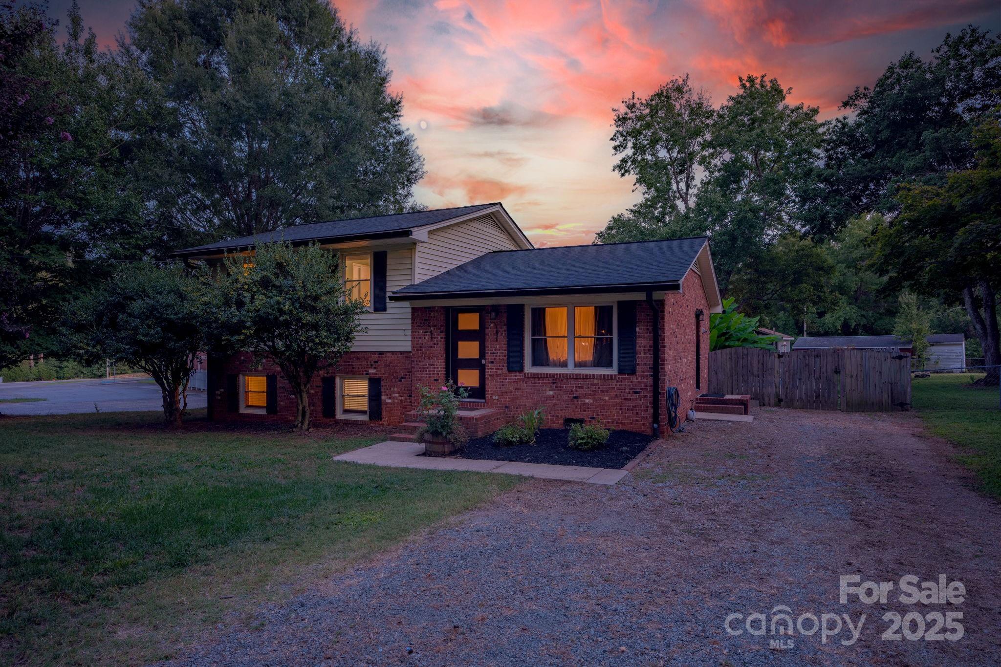 827 Brookwood Drive