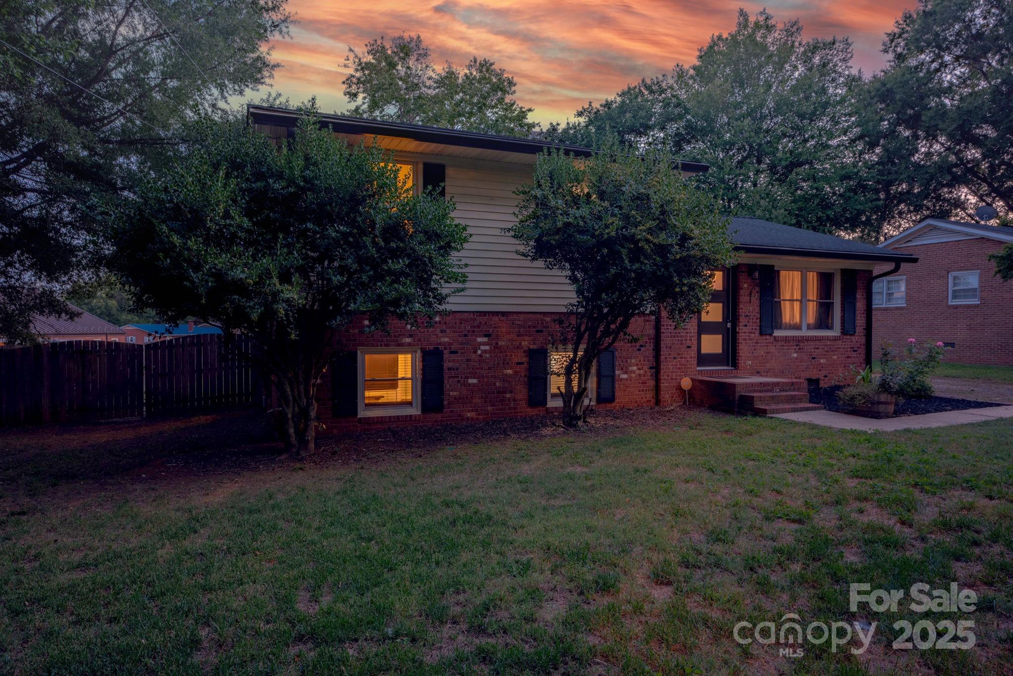 827 Brookwood Drive