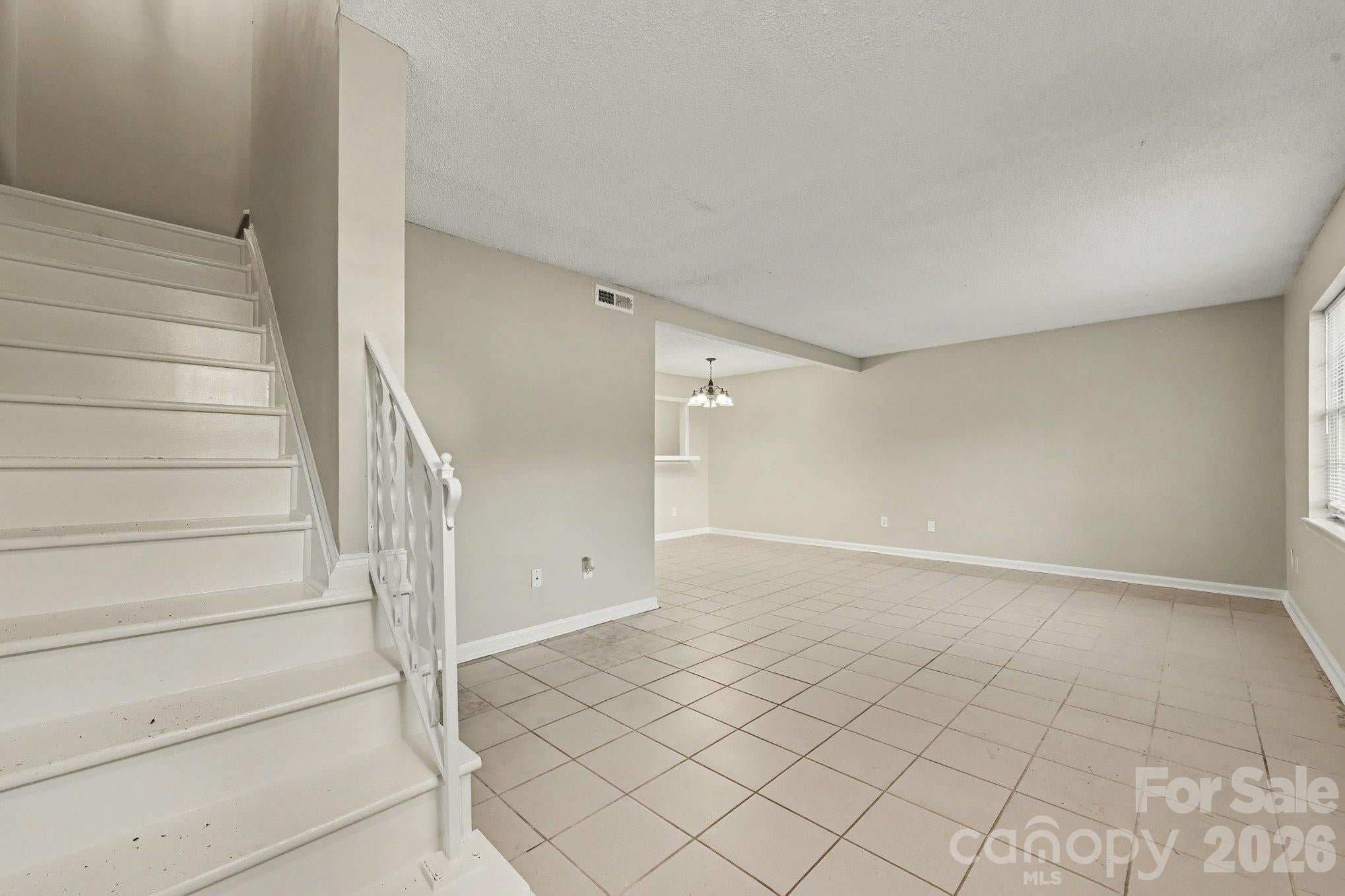 11059 Hunter Trail Lane