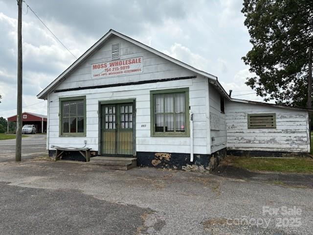 663 OAK GROVE Road