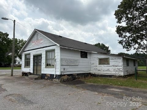 663 OAK GROVE Road Kings Mountain NC 28086