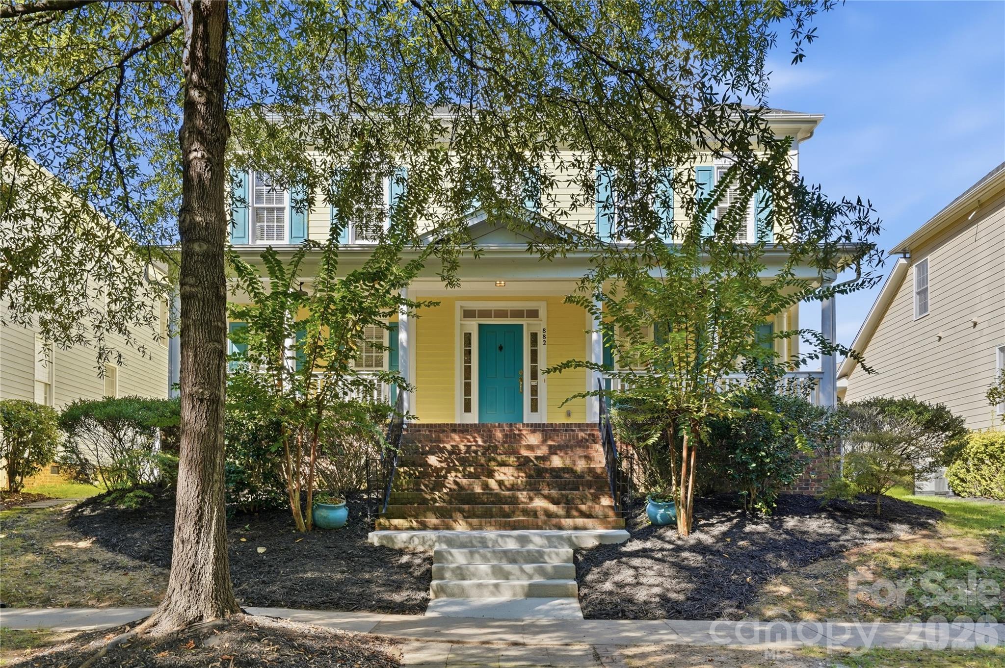 882 Promenade Walk
