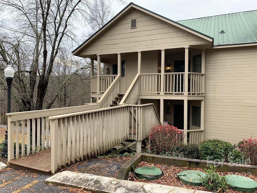 Rumbling Bald on Lake Lure - Residential