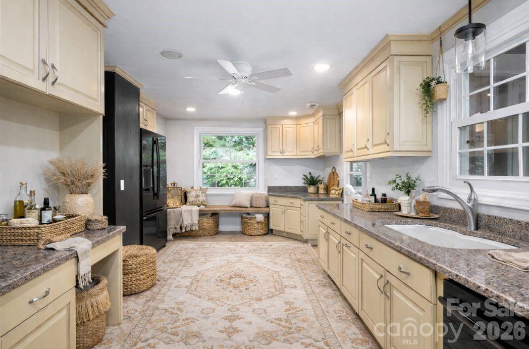 200 Allen Mountain Drive