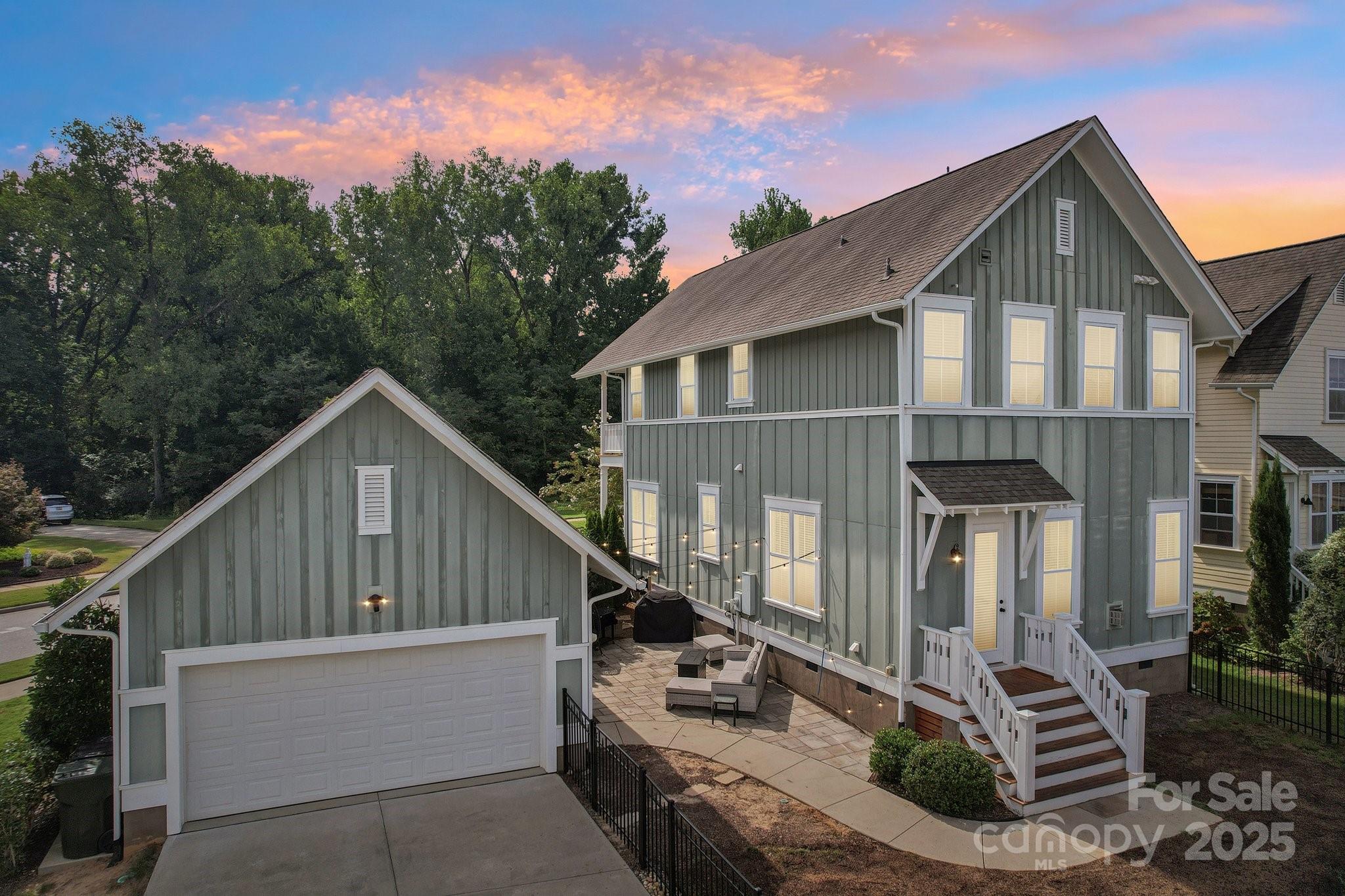724 Bluff Loop Road