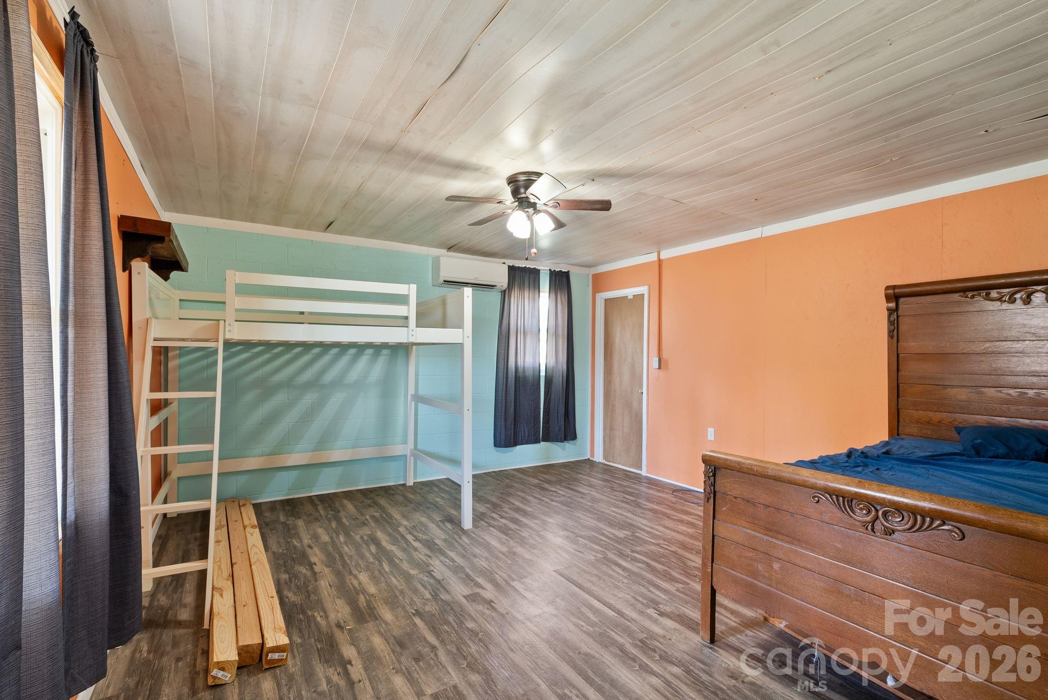 Line Runner Ridge - Residential