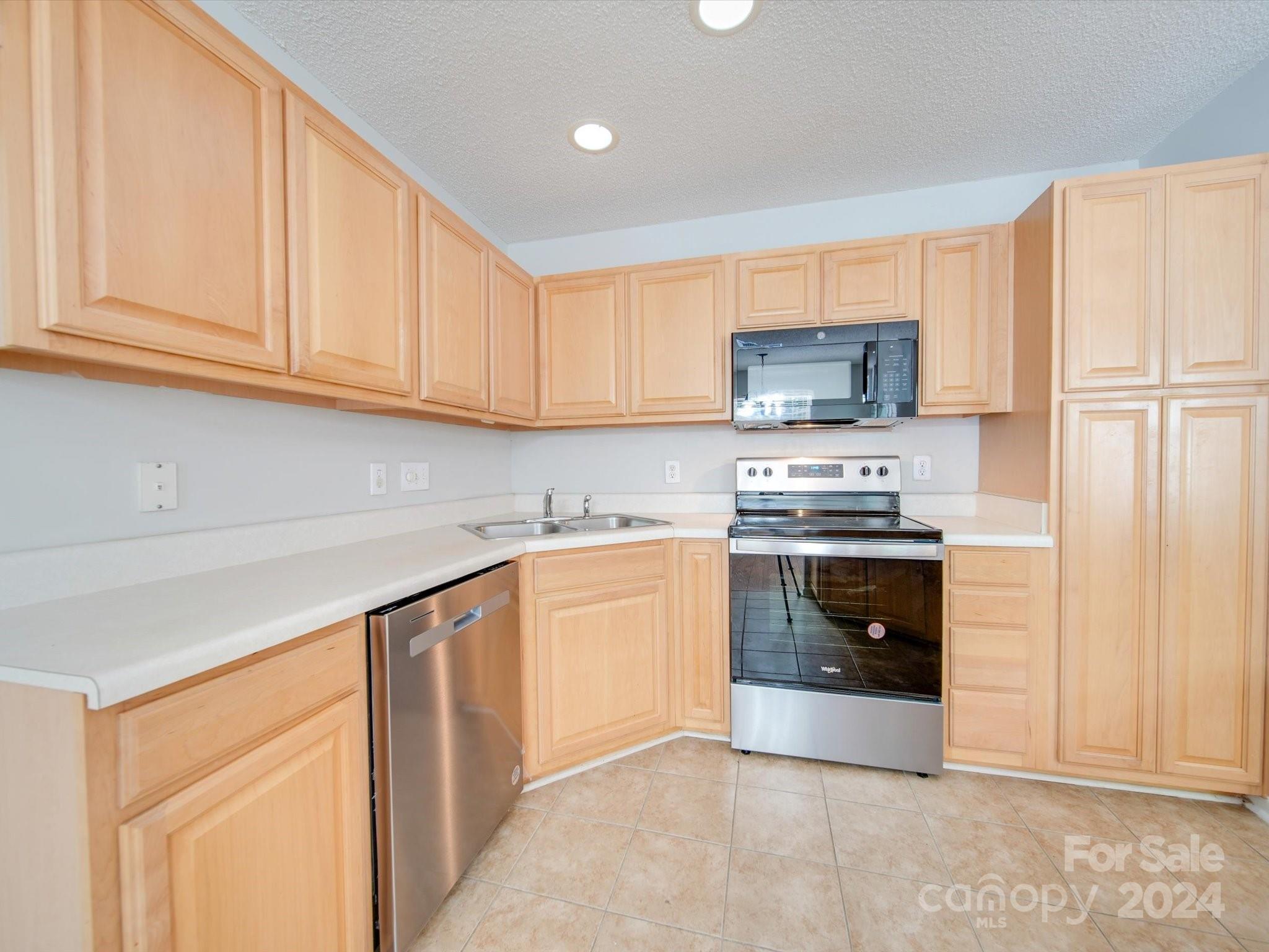 Tyler Woods - Residential