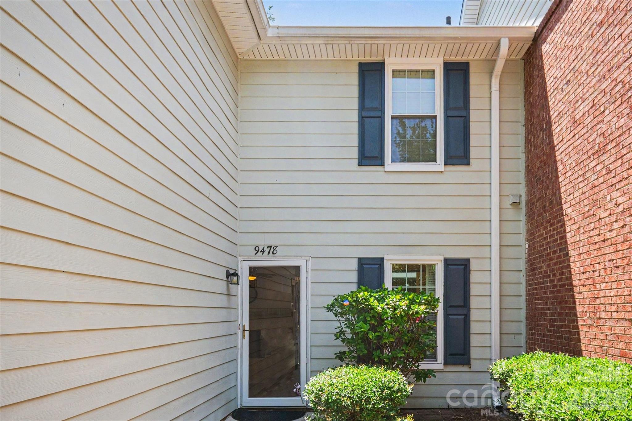 9478 S Vicksburg Park Court