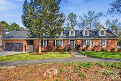 6123 Lake Providence Lane Charlotte NC 28277