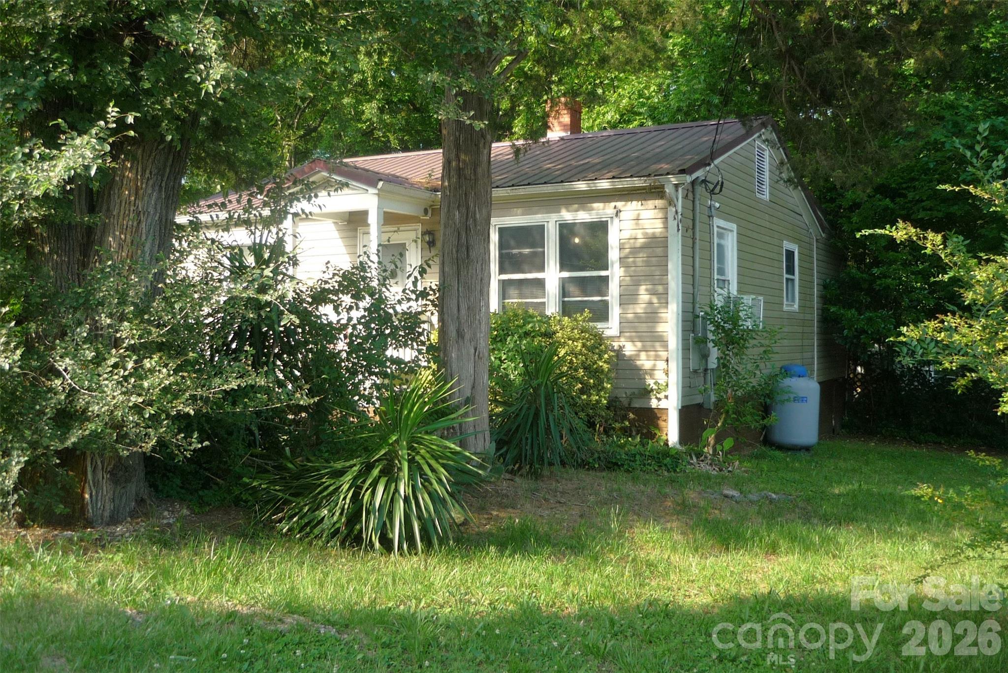 407 N Pear Street
