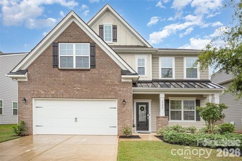 Photo of 17217 River Race Drive, Huntersville, NC 28078 (MLS # 4343318)