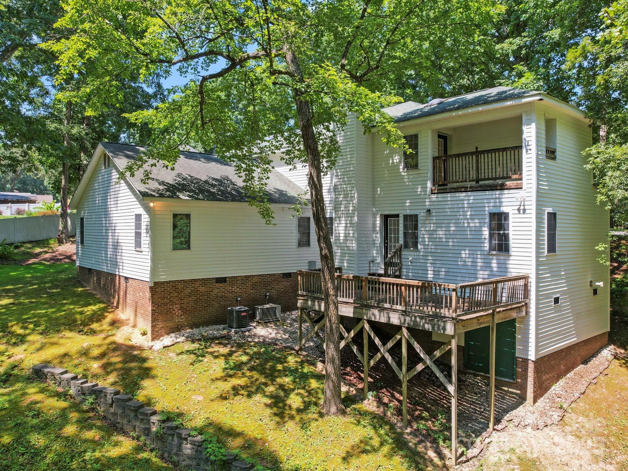 2739 Pine Knoll Court