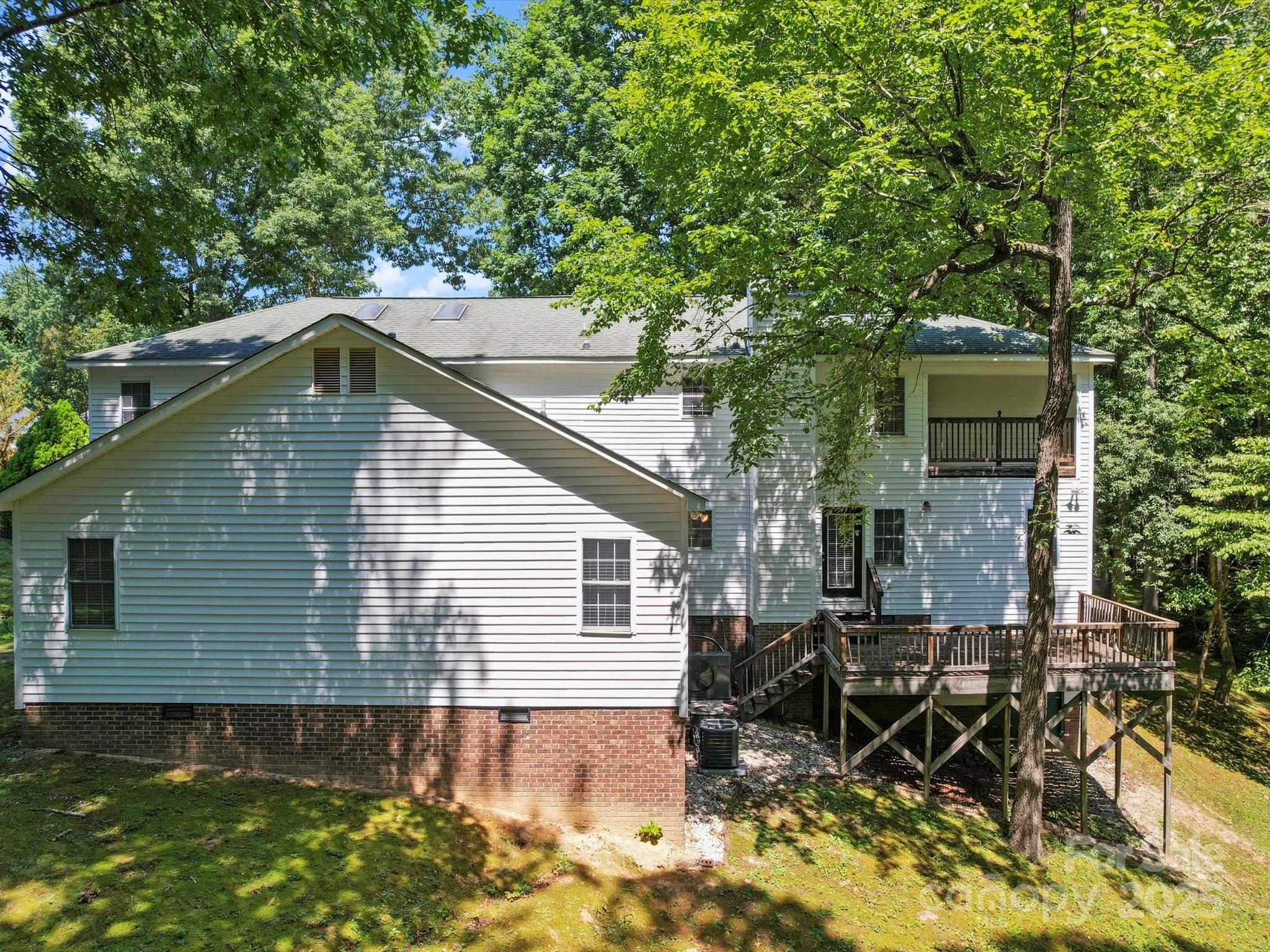 2739 Pine Knoll Court