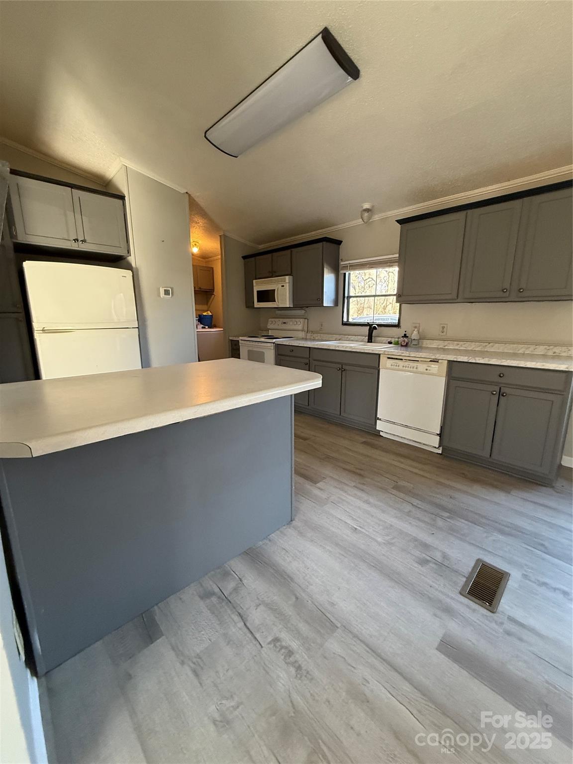 Claremont, North Carolina 28610, United States, 3 Bedrooms Bedrooms, ,2 BathroomsBathrooms,Residential,Under Contract,957