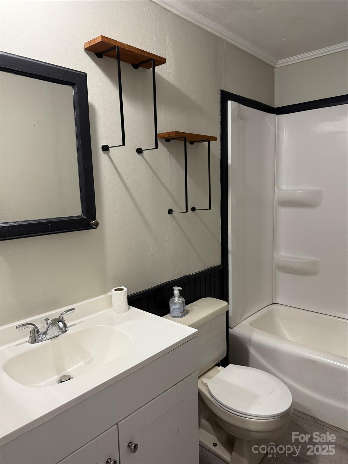 Claremont, North Carolina 28610, United States, 3 Bedrooms Bedrooms, ,2 BathroomsBathrooms,Residential,Under Contract,957