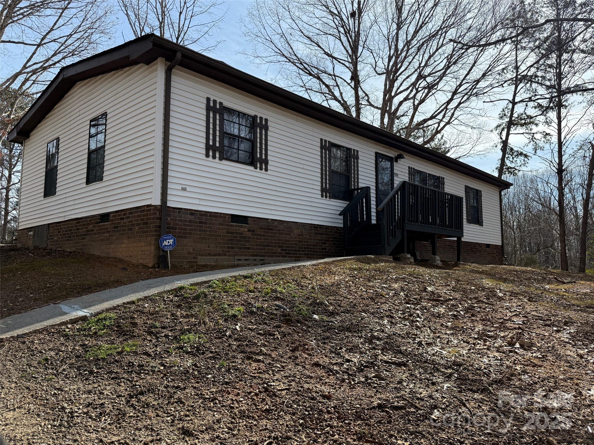 Claremont, North Carolina 28610, United States, 3 Bedrooms Bedrooms, ,2 BathroomsBathrooms,Residential,Under Contract,957