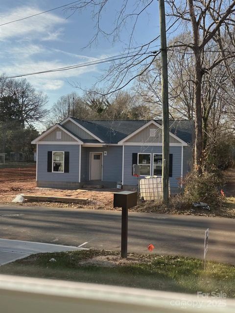 Photo of 1212 Patterson Street, Shelby, NC 28152 (MLS # 4331423)