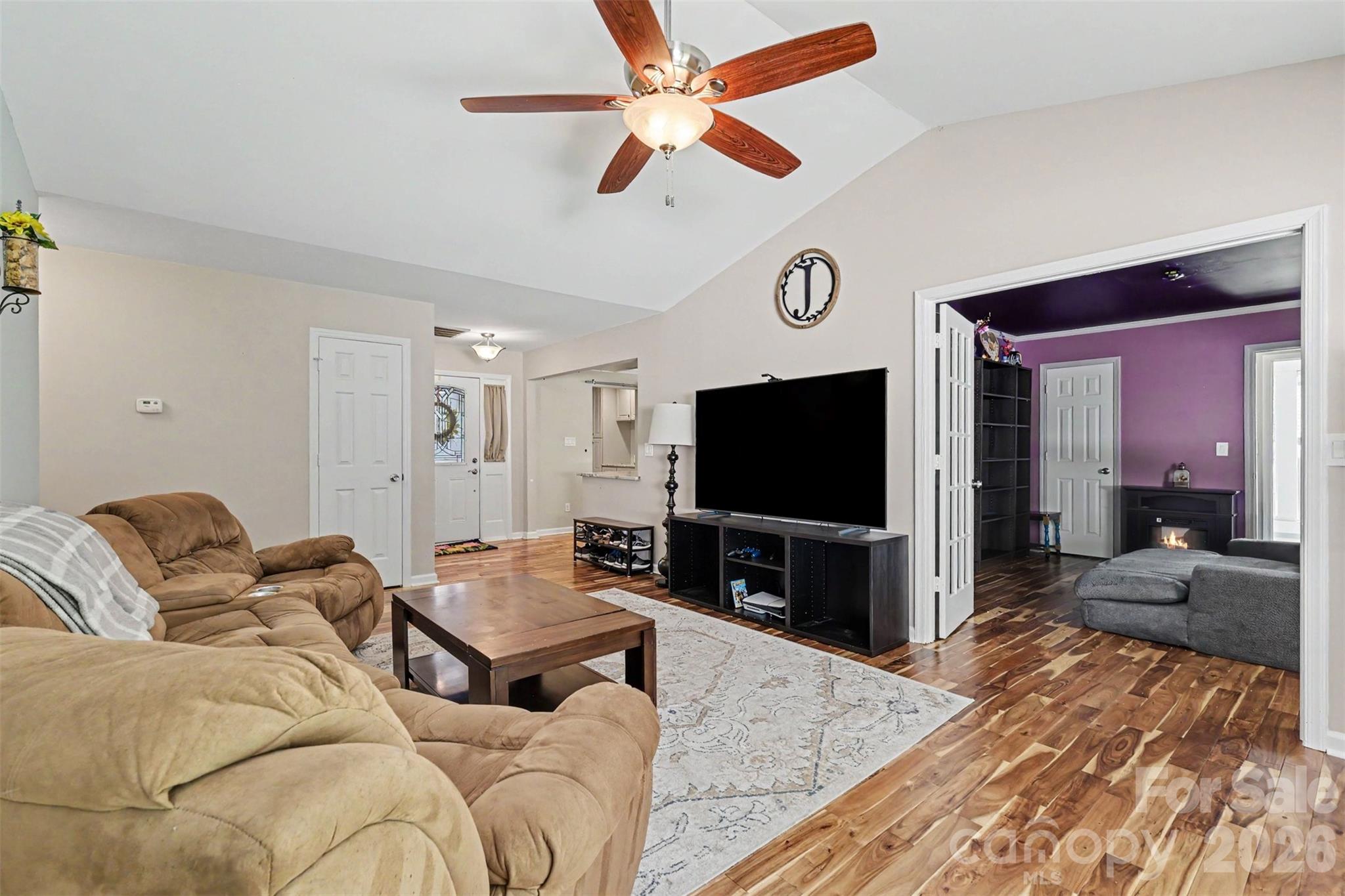 3515 Crescent Knoll Drive
