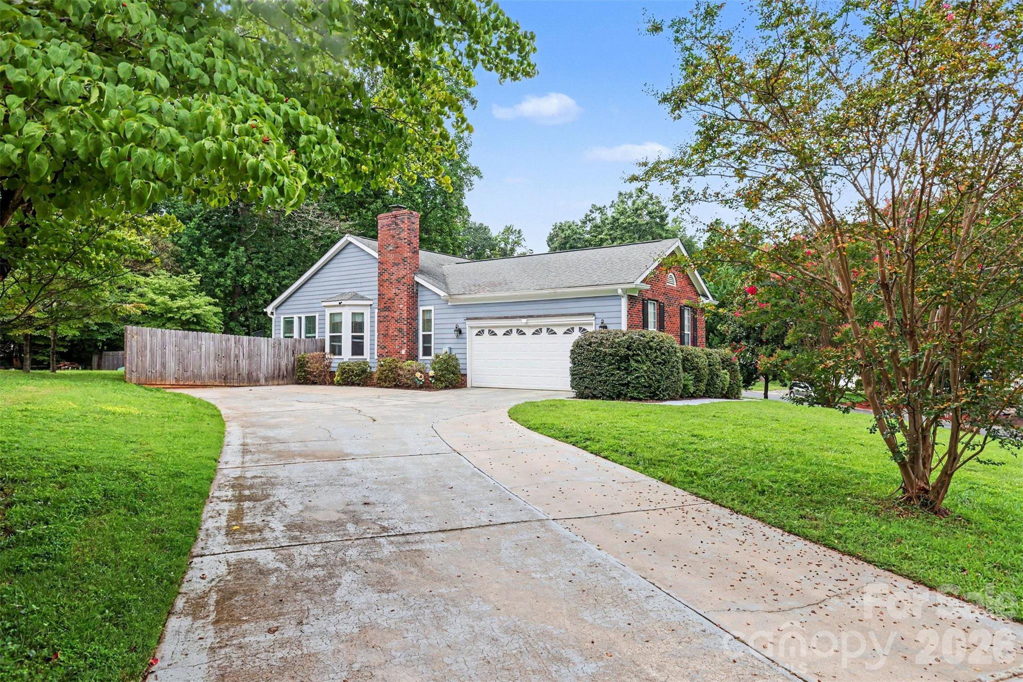3515 Crescent Knoll Drive