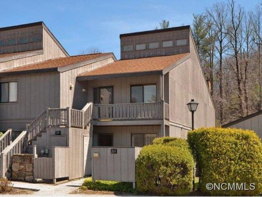 Ground floor condo with single car garage in convenient 5th Avenue location. Outdoor patio and screened porch next to tranquil creek. New HVAC system and water heater. Home Warranty included.