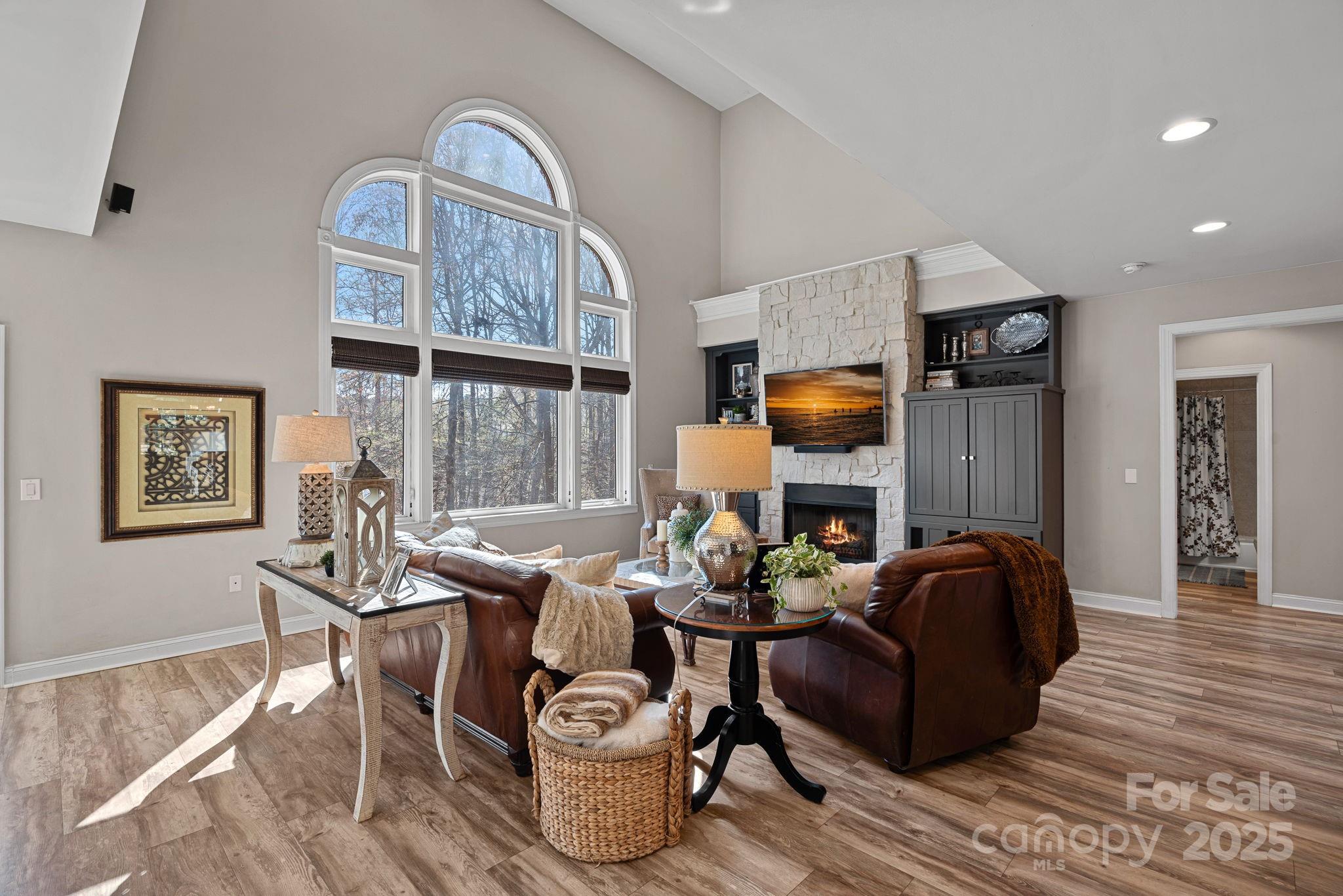 The Harbour At The Pointe - Residential