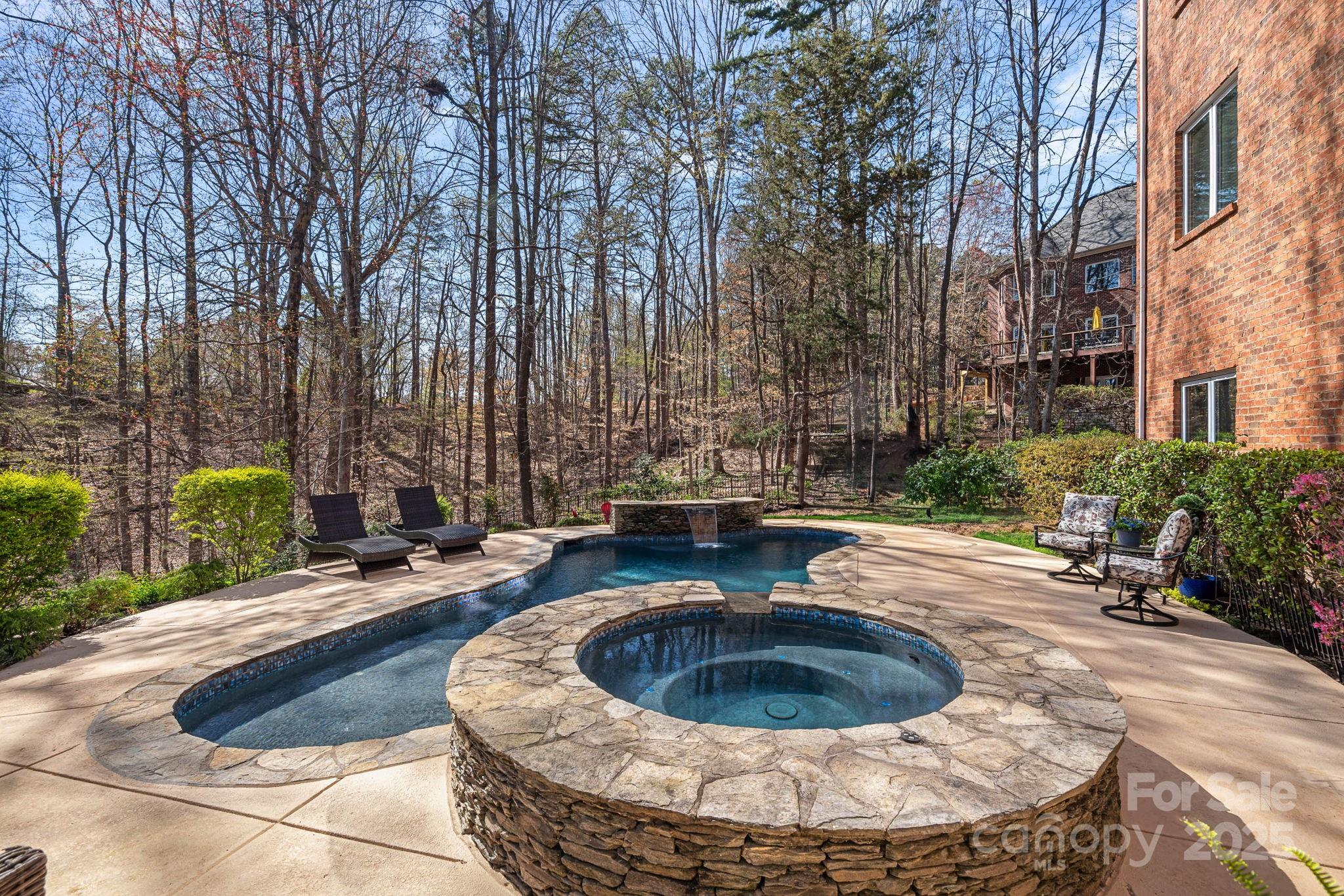 The Harbour At The Pointe - Residential