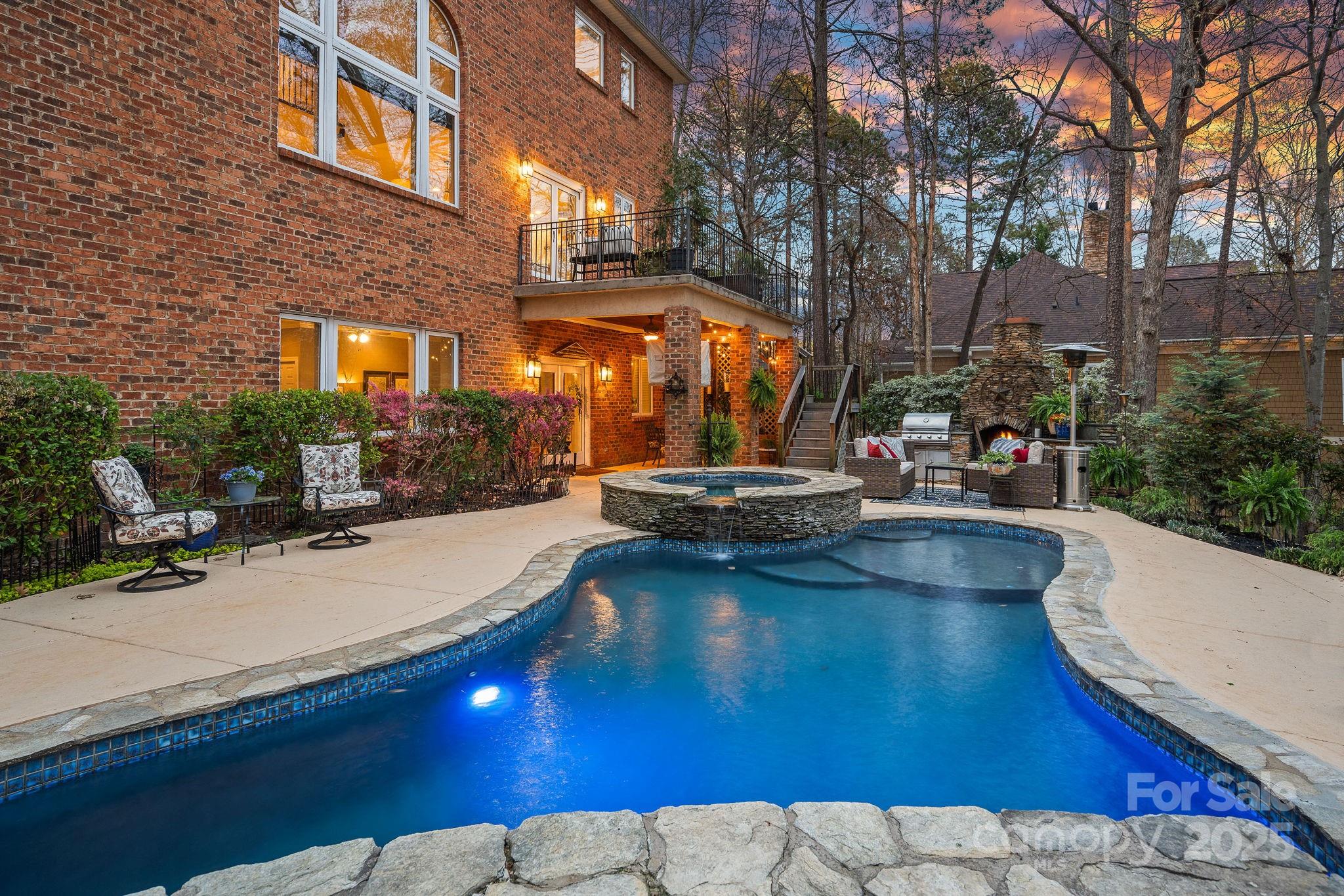 The Harbour At The Pointe - Residential