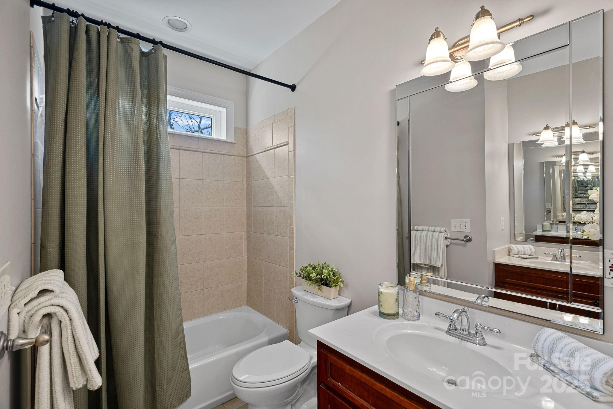 The Harbour At The Pointe - Residential