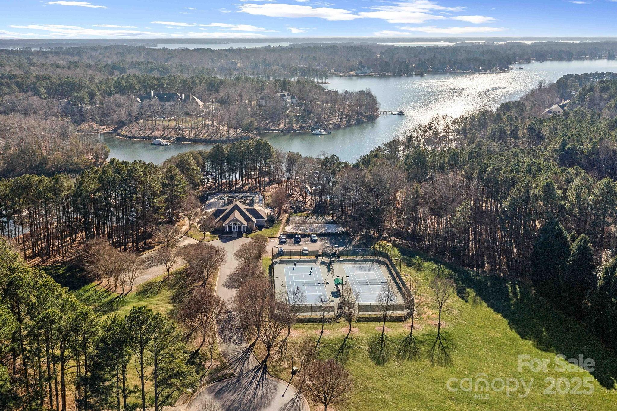 The Harbour At The Pointe - Residential