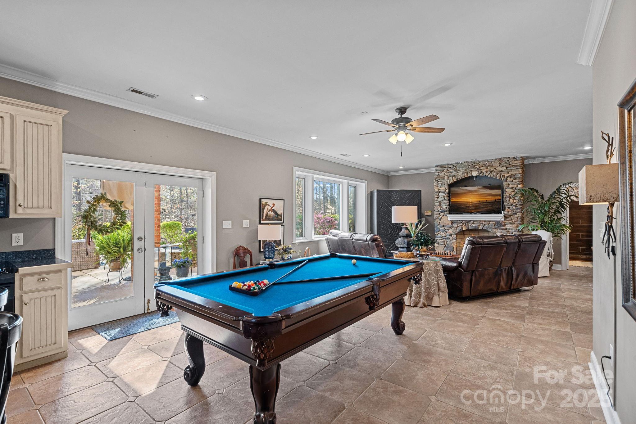 The Harbour At The Pointe - Residential