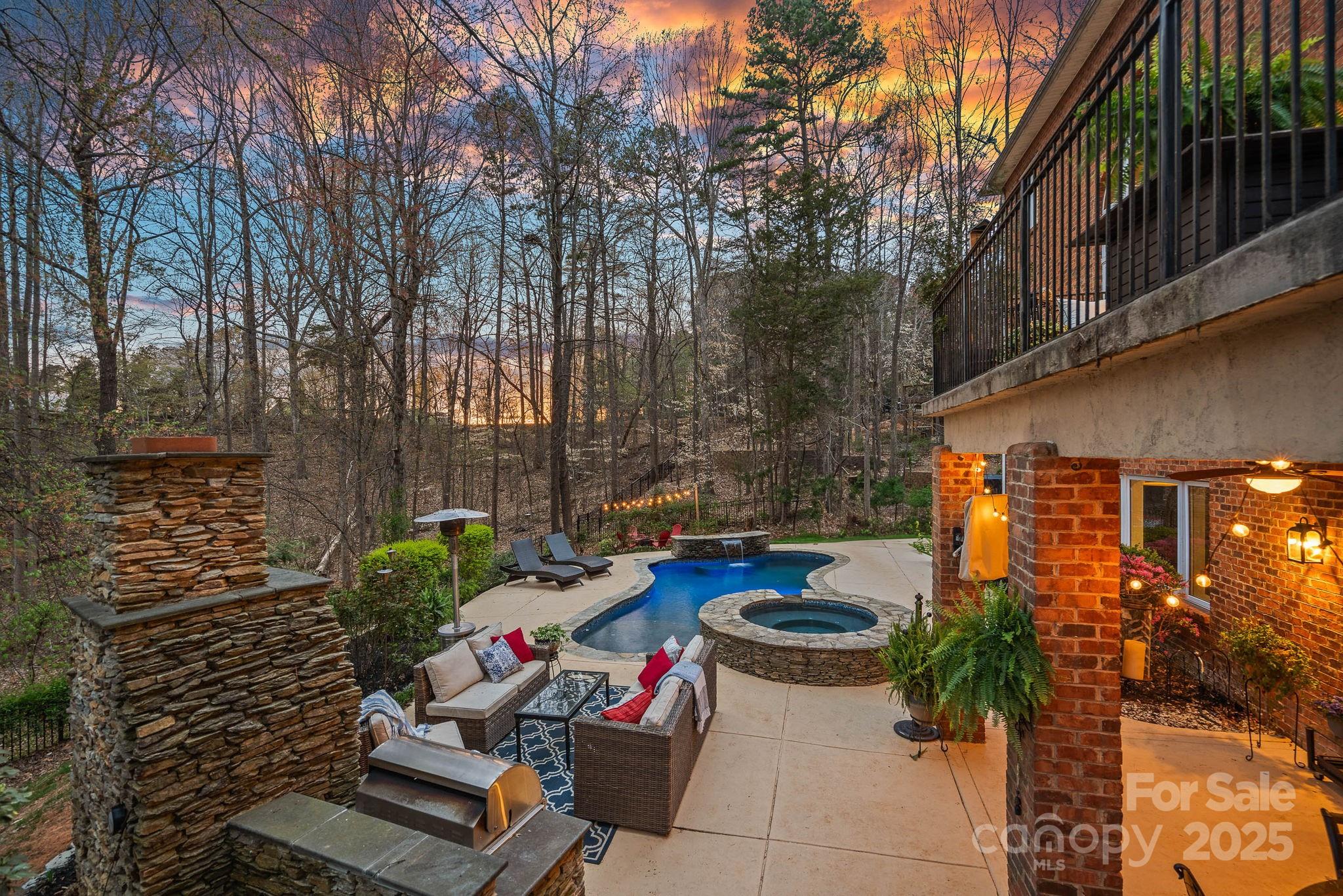 The Harbour At The Pointe - Residential