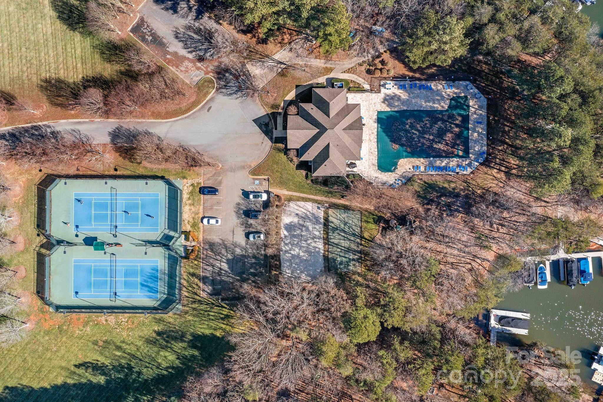 The Harbour At The Pointe - Residential