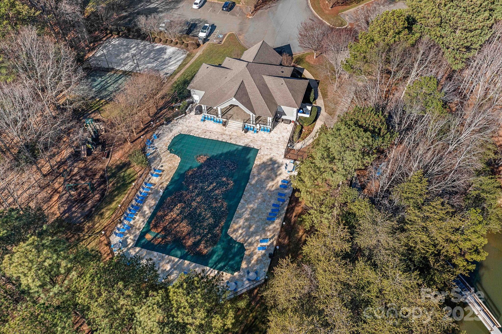 The Harbour At The Pointe - Residential