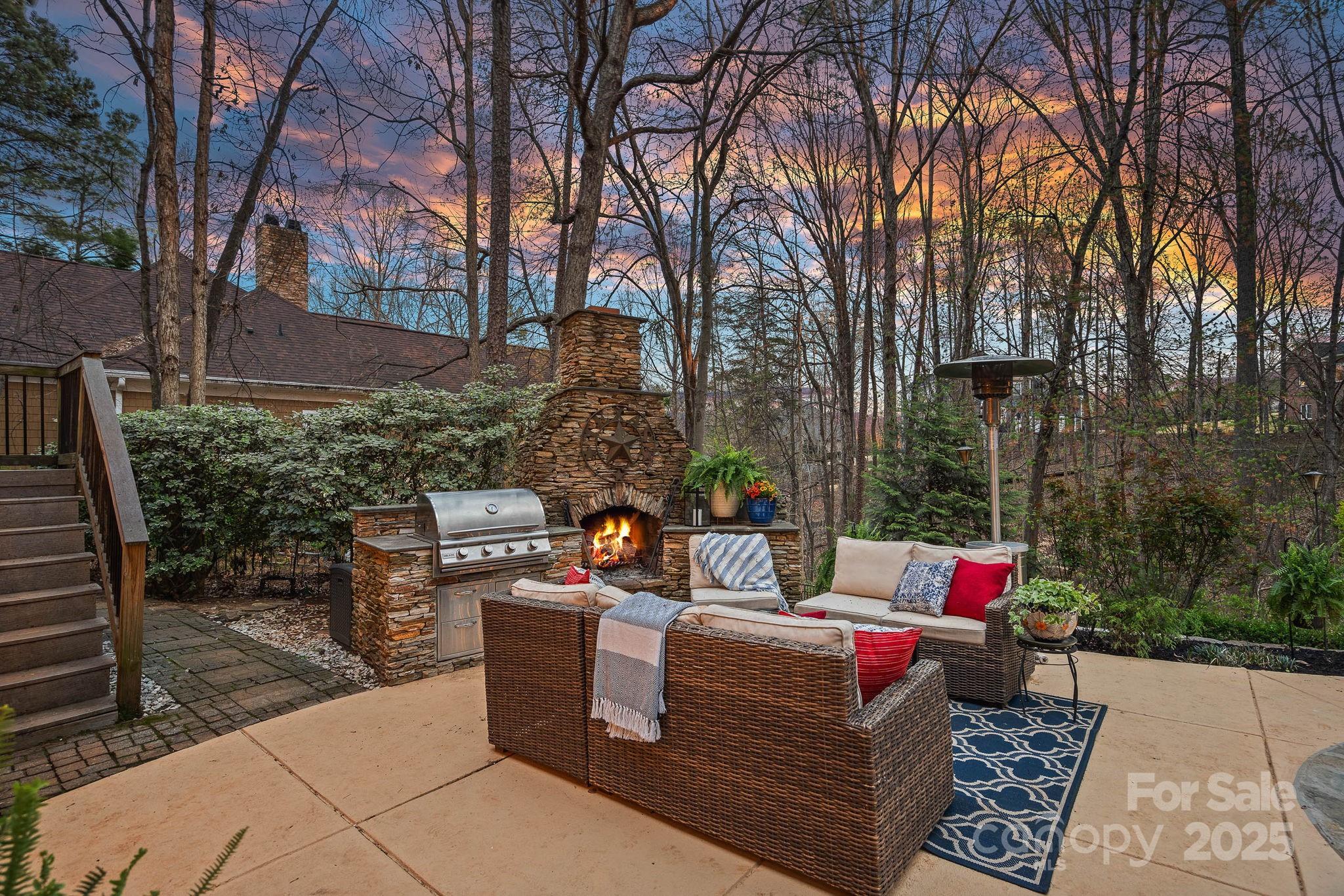 The Harbour At The Pointe - Residential