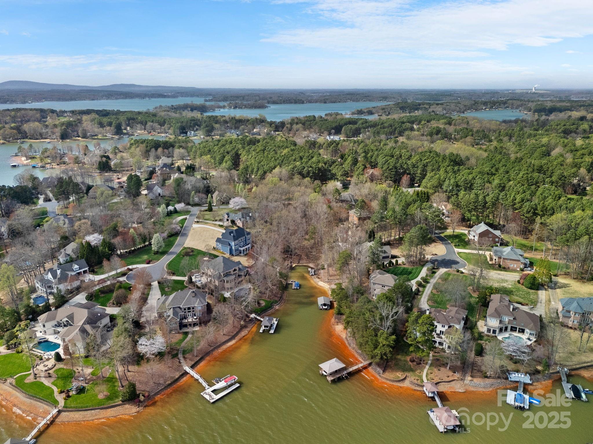 The Harbour At The Pointe - Residential