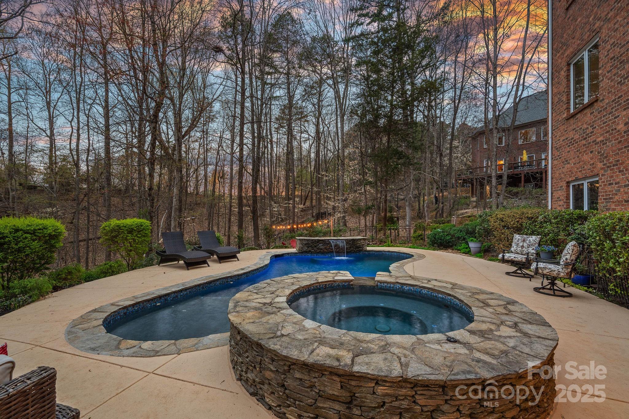 The Harbour At The Pointe - Residential