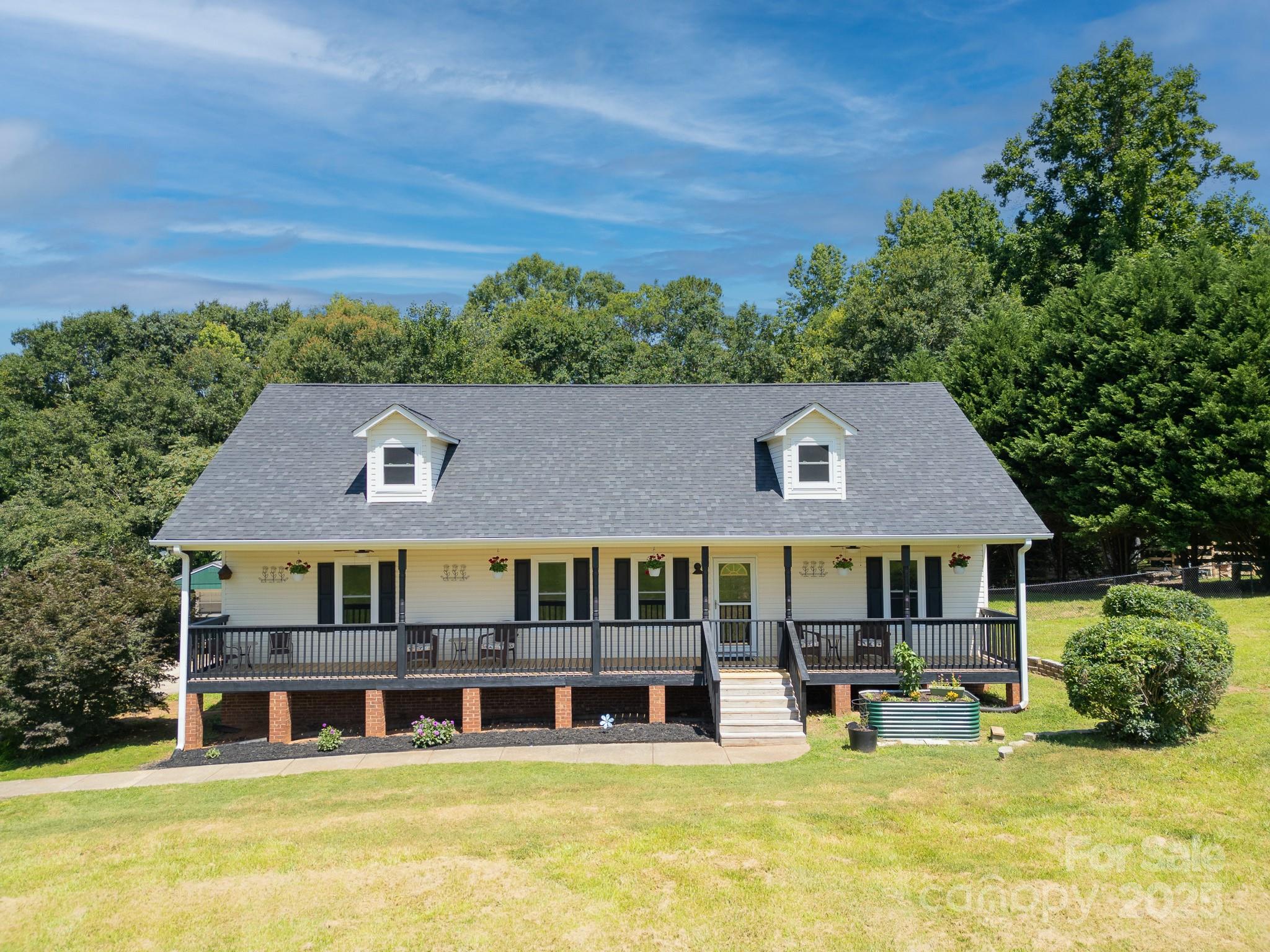 814 Carved Oak Court