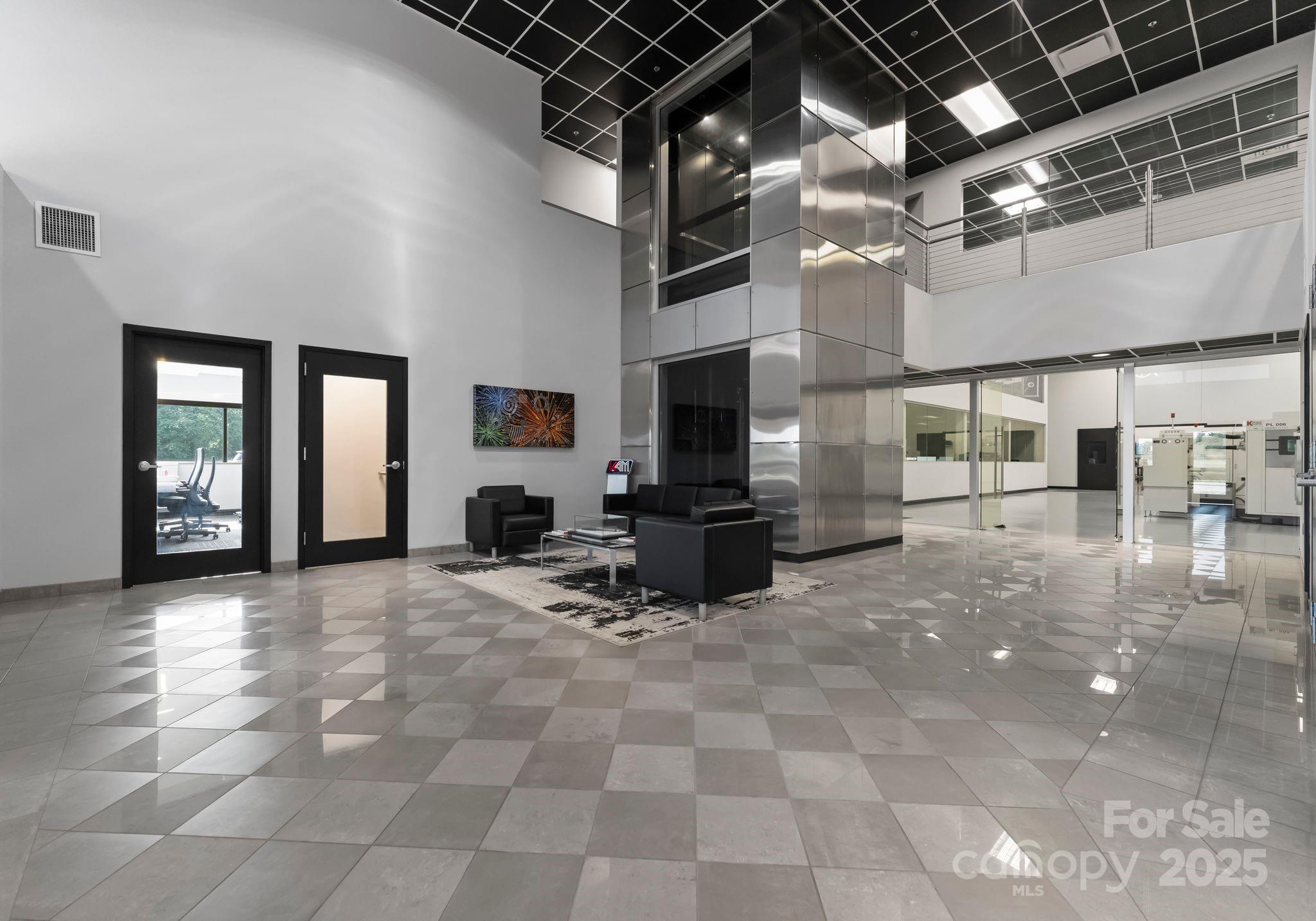 258-260 W Aviation Drive